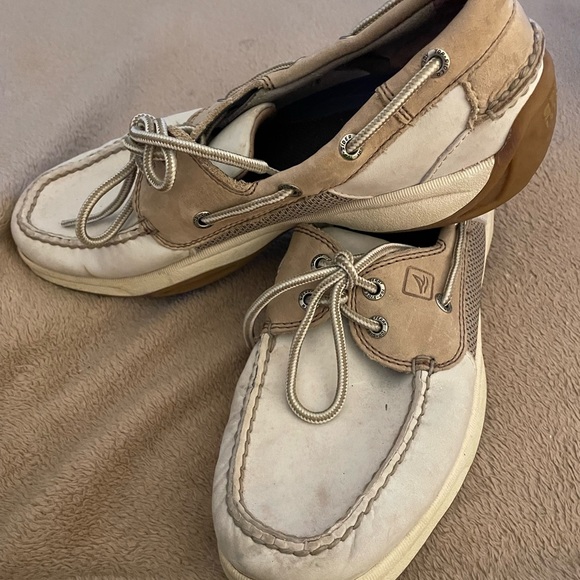 Sperry top-sider. Nice cream and tan color - Picture 9 of 10